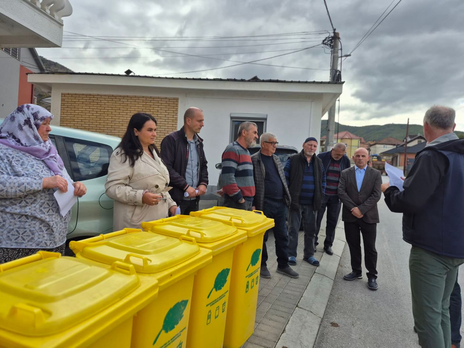Во Пласница започна селекцијата на пластика и лименки во домаќинствата